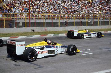 Tras 16 años, en 1986 la Fórmula 1 volvió a México. En la penúltima fecha de la temporada, Gerhard Berger y Benetton se quedaron con el primer puesto. La “pole” había sido para el brasileño Ayrton Senna, tercero en la clasificación final, detrás de su archirrival francés, Alain Prost, quien terminaría el curso como campeón.