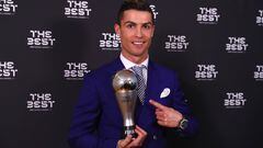 Cristiano recibió el 9 de enero el Premio sucedáneo del Balón de Oro, en una gala marcada por la ausencia de los jugadores del Barça en Zúrich.