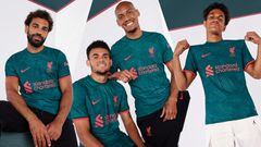 Luis Díaz, Salah, Fabinho y Carvalho luciendo la nueva tercera camiseta de Liverpool.