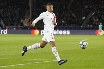 Mbappé in action for PSG