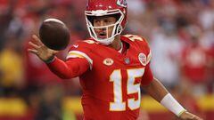 KANSAS CITY, MISSOURI - SEPTEMBER 07: Patrick Mahomes #15 of the Kansas City Chiefs throws a lateral pass in the first quarter against the Detroit Lions at GEHA Field at Arrowhead Stadium on September 07, 2023 in Kansas City, Missouri.   Jamie Squire/Getty Images/AFP (Photo by JAMIE SQUIRE / GETTY IMAGES NORTH AMERICA / Getty Images via AFP)