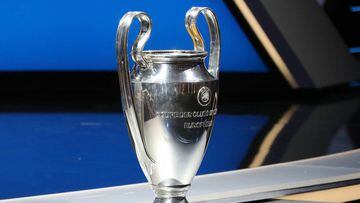 Trofeo de la Champions League exhibido durante el último sorteo de la fase de grupos.