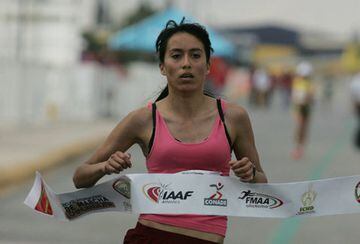 La marchista mexicana, nacida en 1995 fue la cara opuesta de la caminata femenil de 20 kilómetros en los Juegos Olímpicos de Río de Janeiro, ya que terminó en el último lugar de la prueba.

