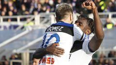 Atalanta&#039;s Duvan Zapata, right, is embraced by teammate Papo Gomez after scoring his side&#039;s first goal during the Italian Serie A soccer match between Fiorentina and Atalanta, at the Artemio Franchi stadium in Florence, Italy, Saturday, Feb. 8, 