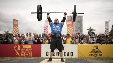 TOPSHOT - Matjaz Belsak of Slovenia lifts weights during the Max Overhead competition of the 2018 Worlds Strongest Man in Manila on May 5, 2018. / AFP PHOTO / NOEL CELIS / RESTRICTED TO EDITORIAL USE
