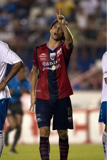 Tras jugar con el Real Madrid por cinco años, Solari vino al Atlante en 2009 para acompañar a los Potros al Mundial de Clubes, donde enfrentaron al Barcelona teniendo un gran partido