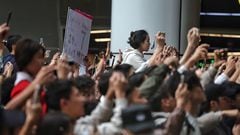 Hundreds stormed the hotel where Cristiano Ronaldo is staying in China after news that Al Nassr is canceling its scheduled friendlies due to CR7′s injury.