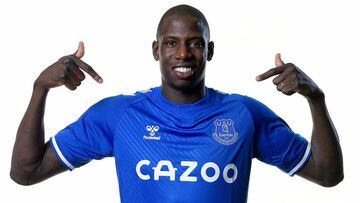 Abdoulaye Doucouré, nuevo compañero de James en Everton