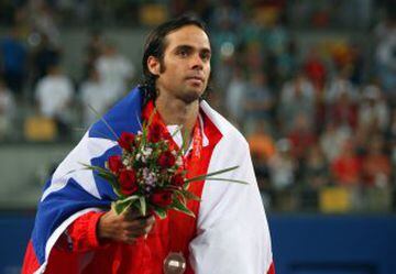 En Beijing 2008, Fernando González agigantó su legado y se convirtió en el primer chileno en lograr las tres medallas olímpicas. Por desgracia, aquella vez fue la de plata tras perder en la final del singles ante el español Rafael Nadal.