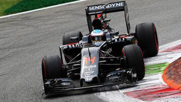 Fernando Alonso con el McLaren Honda en Monza.