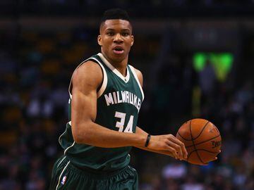 BOSTON, MA - FEBRUARY 25: Giannis Antetokounmpo #34 of the Milwaukee Bucks carries the ball against the Boston Celtics during the first quarter at TD Garden on February 25, 2016 in Boston, Massachusetts.   Maddie Meyer/Getty Images/AFP == FOR NEWSPAPERS, INTERNET, TELCOS &amp; TELEVISION USE ONLY ==