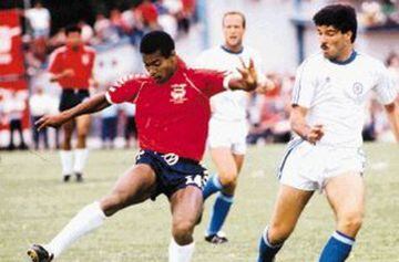A pesar de que México se alzó con la Copa Oro de 1993, Cayasso fue el primer tico que impidió que México saliera con las tres unidades en casa ante Costa Rica. Antes de ese juego, México llevaba cinco juegos venciendo a los ticos en el Coloso de Santa Úrsula.