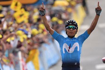 El ciclista colombiano del Movistar Team se impuso en el inicio de los Alpes, le sacó 1'30" al segundo y ahora es séptimo en la clasificación general.
