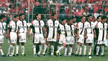 El 6 de junio de 1999, los Rojinegros del Atlas tenían desde los 11 pasos la posibilidad de ganar un título de Liga luego de 48 años. El defensor nacido en Zamora, Michoacán fue uno de los que marcó gol en esa tanda, pero la falla de Gerardo Estrada le dio el título al Toluca y una gran decepción al ‘Kaiser’. 