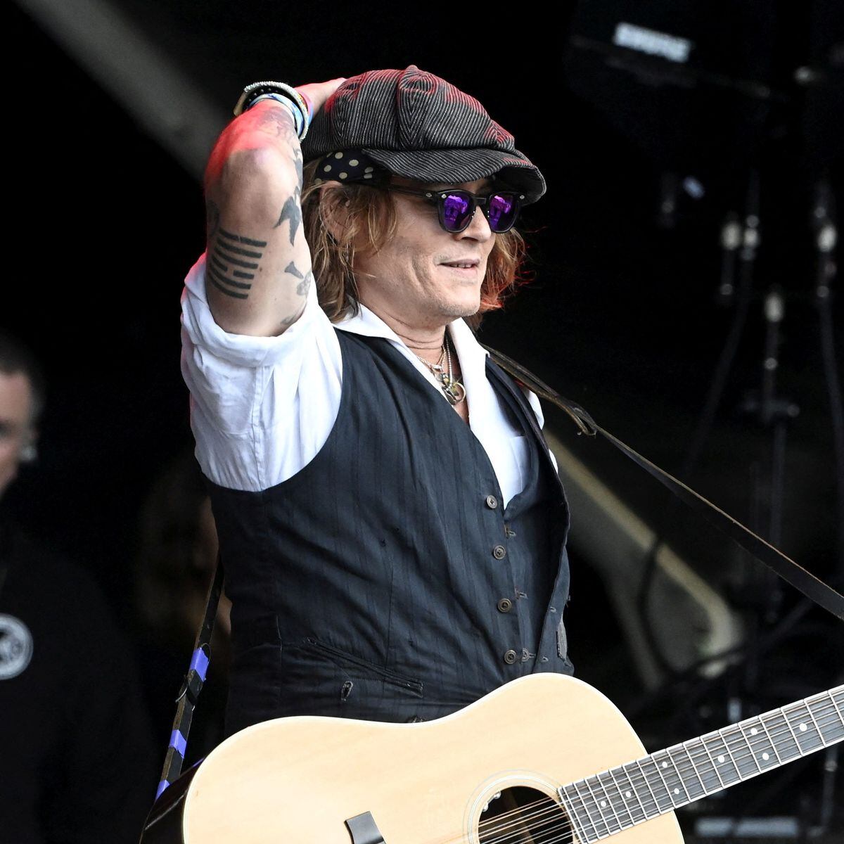 Johnny Depp 'was at Jeff Beck's bedside' before he died and is 'totally  devastated