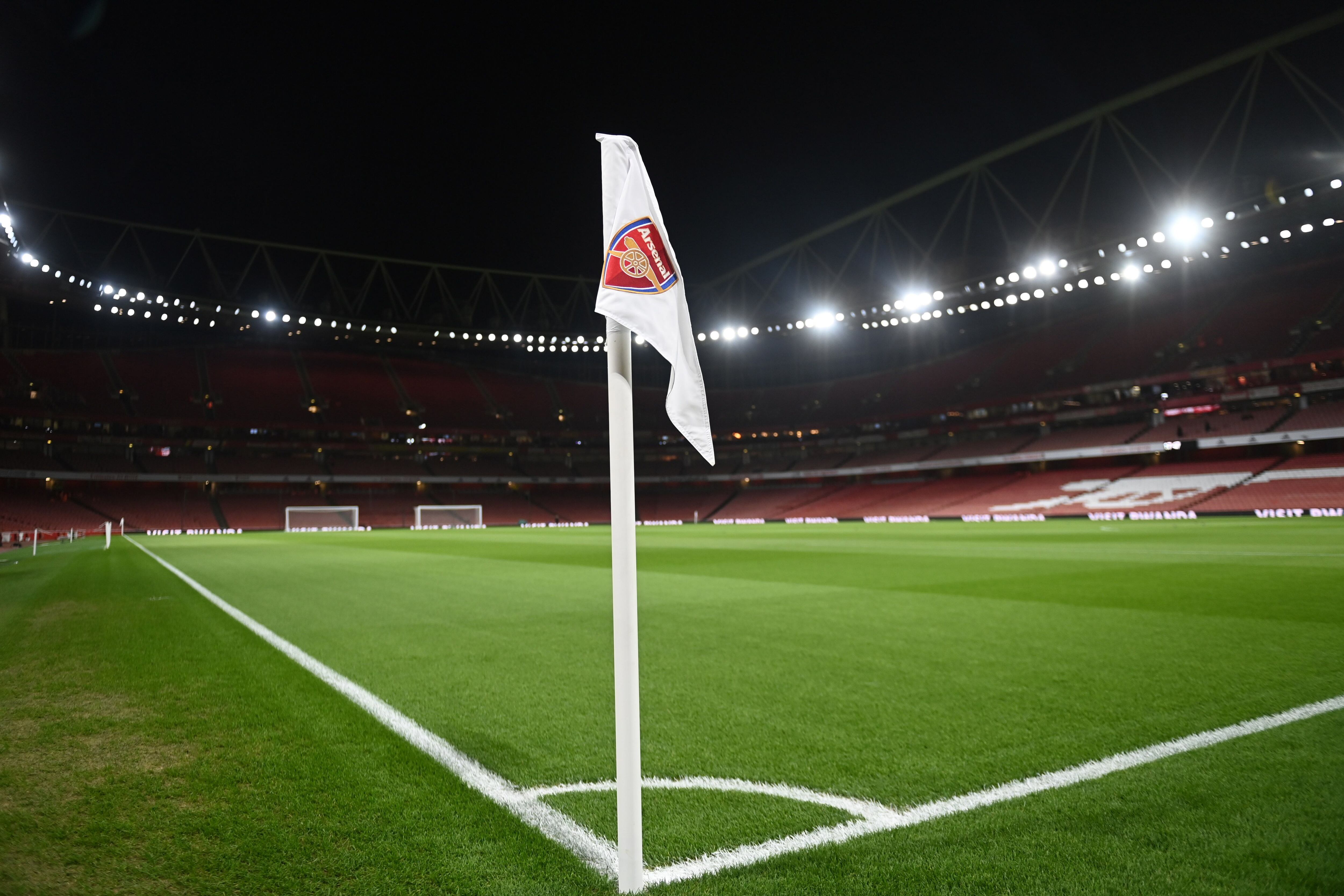London (United Kingdom), 26/12/2022.- The corner flag at the Emirates Stadium ahead of the English Premier League soccer match between Arsenal Football Club and West Ham United in London, Britain, 26 December 2022. (Reino Unido, Londres) EFE/EPA/Neil Hall EDITORIAL USE ONLY. No use with unauthorized audio, video, data, fixture lists, club/league logos or 'live' services. Online in-match use limited to 120 images, no video emulation. No use in betting, games or single club/league/player publications
