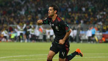 Rafa M&aacute;rquez celebra su gol en el Mundial ante Sud&aacute;frica.