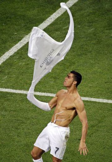 Cristiano Ronaldo celebrates after scoring the fifth and title winning penalty. Abs out.