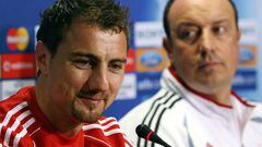 Dudek and Benítez during their time at Liverpool.