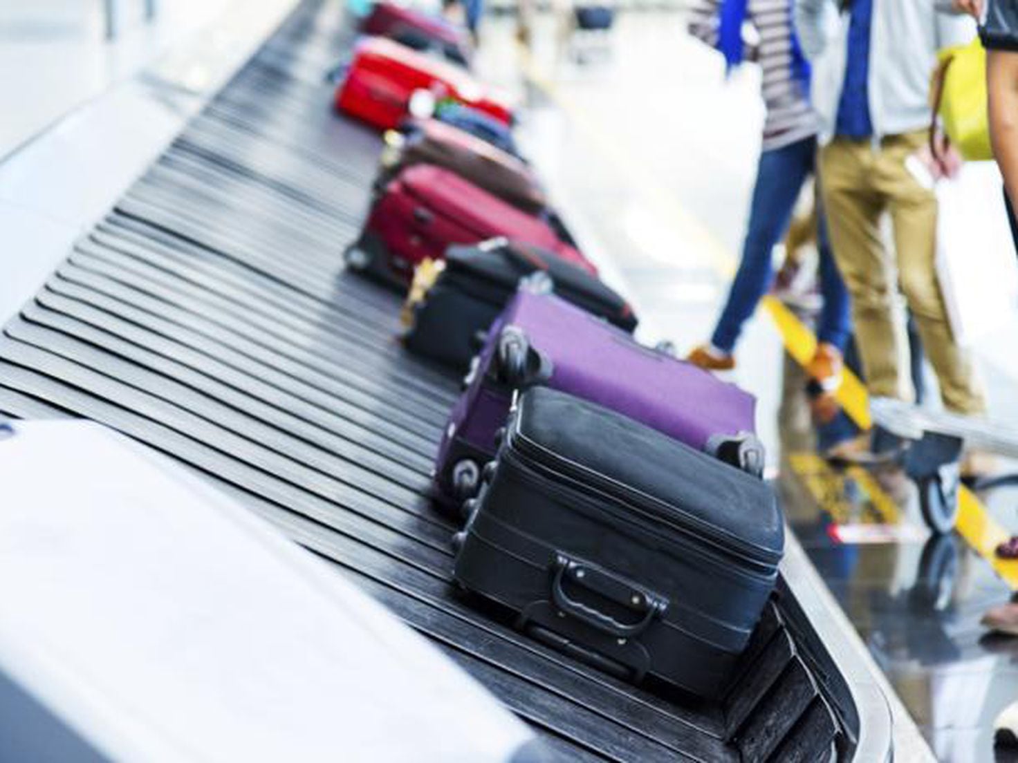 Qué líquidos puedes llevar en tu equipaje de mano y cuánto en la maleta  documentada - UnoTV