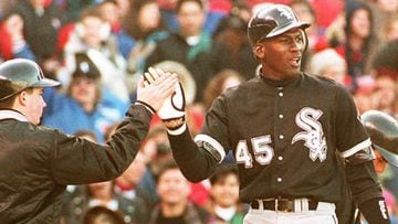 Hace 24 años, Michael Jordan firmó con los Chicago White Sox