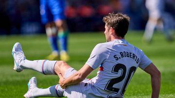 GETAFE, SPAIN - APRIL 16: Sergi Roberto of FC Barcelona lies injured on the pitch during the LaLiga Santander match between Getafe CF and FC Barcelona at Coliseum Alfonso Perez on April 16, 2023 in Getafe, Spain. (Photo by Diego Souto/Quality Sport Images/Getty Images)