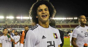 El joven volante de Huachipato fue convocado por primera vez a la "Vinotinto" el 17 de agosto de 2018, para enfrentar los amistosos frente a Colombia y Panamá.