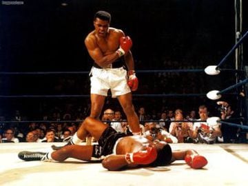Cassius Marcellus Clay, conocido mundialmente como Muhammad Ali, murió el 3 de junio a los 74 años a causa de problemas respiratorios. Es considerado como el mejor boxeador de la historia.
