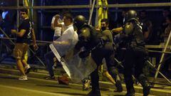 M&aacute;s de 50 heridos y cuatro detenidos en la celebraci&oacute;n de aficionados del Madrid en Cibeles