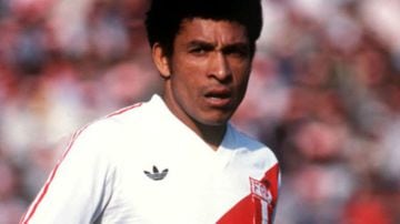Capitán y zaguero central de Perú en la excelente actuación en la Copa del Mundo de 1978, en Argentina.