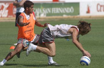 Jugaron defendiendo los colores del Sevilla juntos desde 2003 a 2006