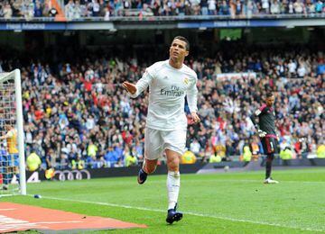 Cristiano wheels away after hitting Real's third at the Bernabéu.