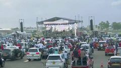 Así ha sido el primer concierto de la nueva normalidad: 600 coches en un parking de Sri Lanka