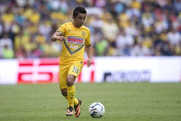 Bermúdez fue parte de la camada que llegó al América con Miguel Herrera en el 2012, sin embargo, vio poca participación. Se le recuerda por asistir en el primer gol de los de Coapa en la final del 2013 frente a Cruz Azul.