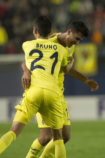 De cara a la temporada 2016-17 se incorporó definitivamente al primer equipo castellonense, actuando principalmente como recambio de Bruno Soriano.