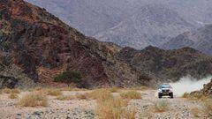 Un Toyota durante el desierto de Arabia Saud&iacute; en la cuarta etapa del Dakar.