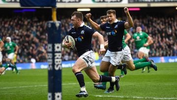 Stuart Hogg runs in his second try during the RBS Six Nations match between Scotland and Ireland at Murrayfield Stadium on February 4, 2017 in Edinburgh, Scotland.  (Photo by Stu Forster/Getty Images)