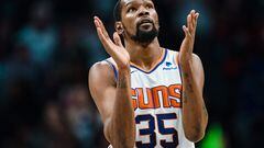 CHARLOTTE, NORTH CAROLINA - MARCH 01: Kevin Durant #35 of the Phoenix Suns reacts in the fourth quarter during their game against the Charlotte Hornets at Spectrum Center on March 01, 2023 in Charlotte, North Carolina. NOTE TO USER: User expressly acknowledges and agrees that, by downloading and or using this photograph, User is consenting to the terms and conditions of the Getty Images License Agreement.   Jacob Kupferman/Getty Images/AFP (Photo by Jacob Kupferman / GETTY IMAGES NORTH AMERICA / Getty Images via AFP)