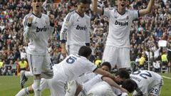 Los jugadores del Real Madrid celebran su segundo gol ante el Barcelona, obra del defensa Sergio Ramos.
