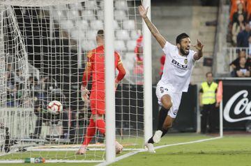 1-0. Ezequiel Garay celebró el primer gol.