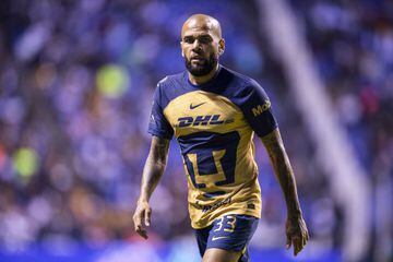 Alves in action for Pumas.