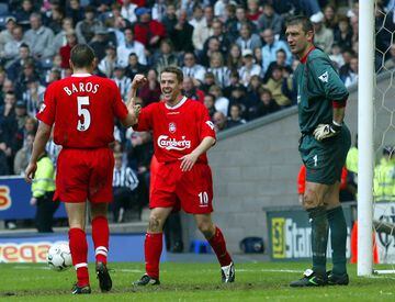 Michael Owen made his debut for Liverpool at 17, scoring a goal against Wimbledon. In 2001 he won the Ballon D'Or after winning 5 titles with Liverpool. In 2004, he signed for Real Madrid for 12 million euros, and played one season with the club.