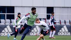 Alphonso Davies en entrenamiento con el Bayern