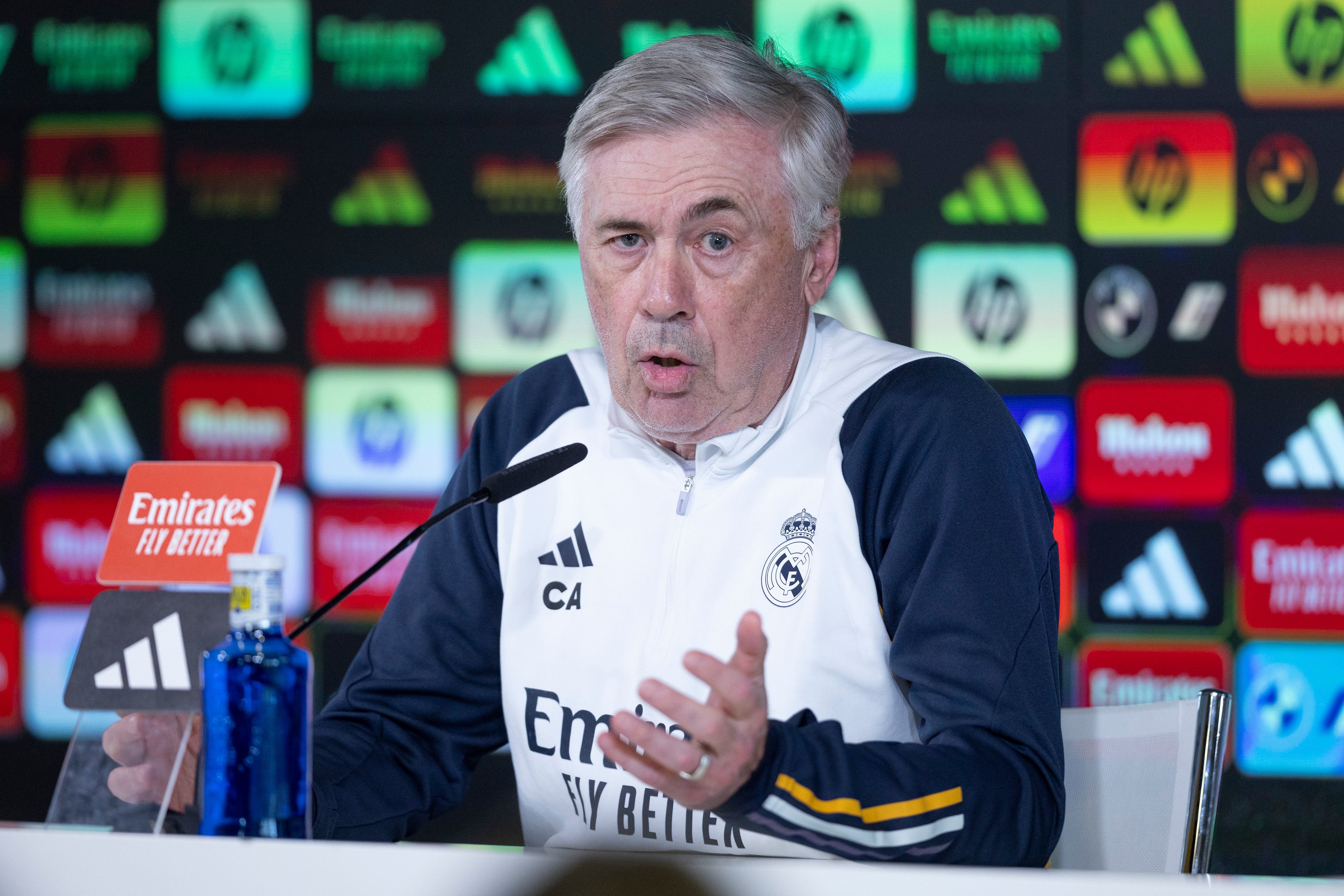 Ancelotti, a Xavi: “Yo no me bajo a este nivel, no es de profesionales”