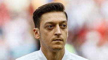 Özil must explain Erdogan meeting, says DFB president
