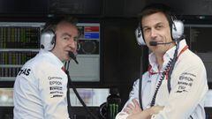 Paddy Lowe y Toto Wolff.