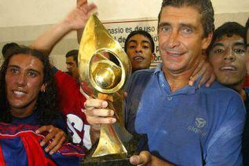 Con San Lorenzo de Almagro consiguió el primer título internacional en la historia del club: la Copa Mercosur 2001.