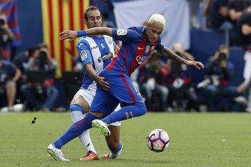 Neymar on the ball against Leganés