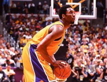 El histórico de Los Lakers de Los Ángeles debutó a la edad de 18 años en la NBA. Desde su primera aparición se consolidó como jugador clave en el equipo angelino. A los 22 años lideró a la franquicia a conseguir tres campeonatos entre 2000 y 2002. Jugó to