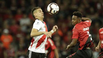Exequiel Palacios of Argentina&#039;s River Plate, left, controls the ball past Wellington of Brazil&#039;s Athletico Paranaense during Recopa Sudamericana first leg final soccer match in Curitiba, Brazil, Wednesday, May 22, 2019. (AP Photo/Andre Penner)
